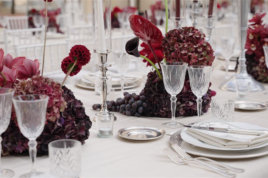 Allestimento con cristalli e fiori